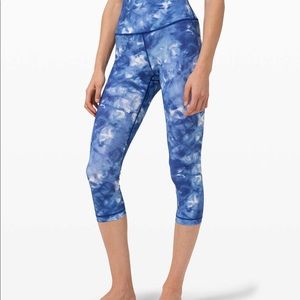 LULU LEMON RUN WITH THE WAVES CROPS💙🌊